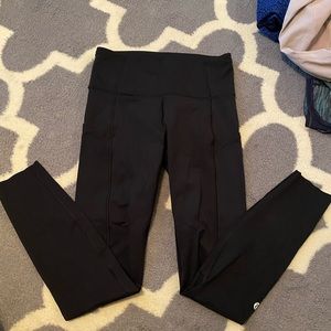 Lululemon leggings  (worn less than 5x )